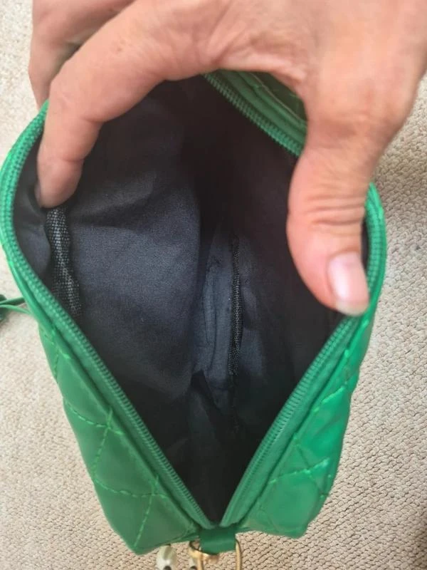 Bolso cruzado acolchado verde con bolsillo extraíble – photo 11